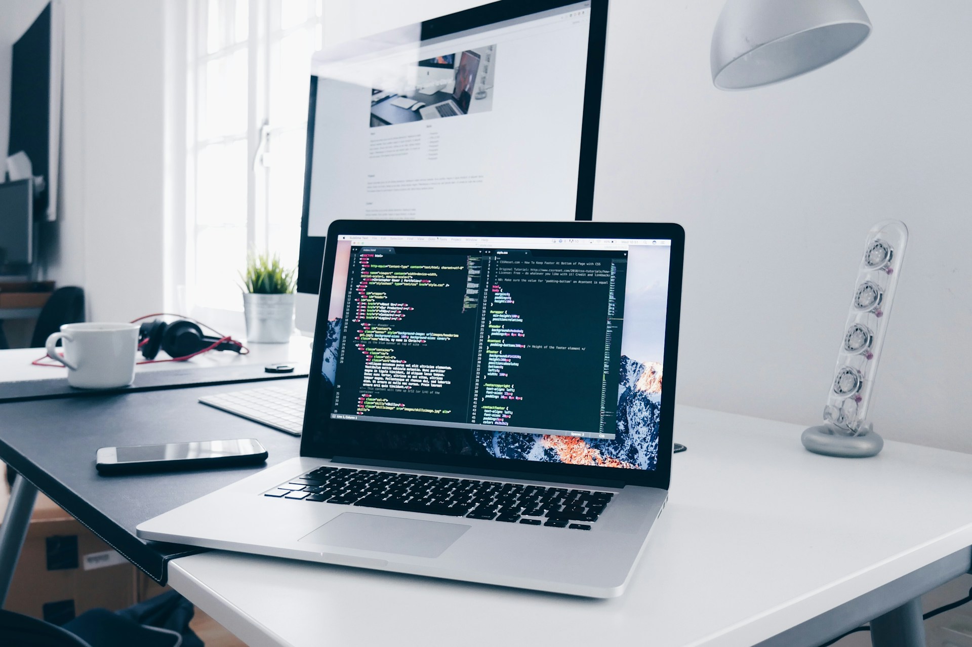 Web Design vs Web Development: Crafting Digital Experiences